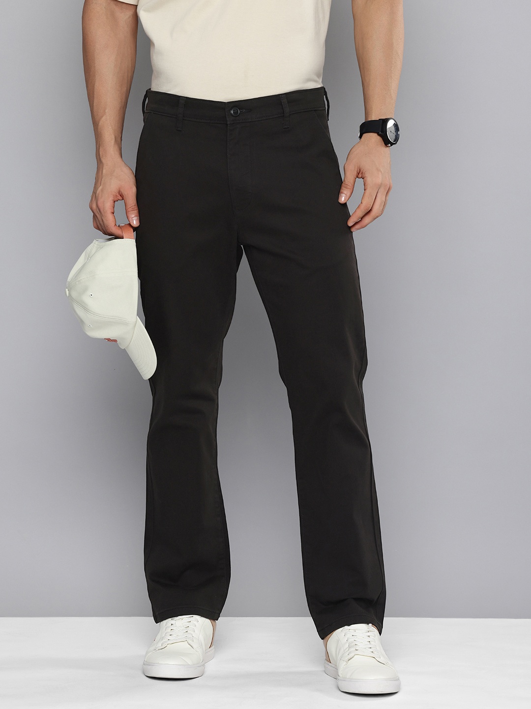 

Levis Men Tapered Fit Semiformal Chinos Trousers, Black