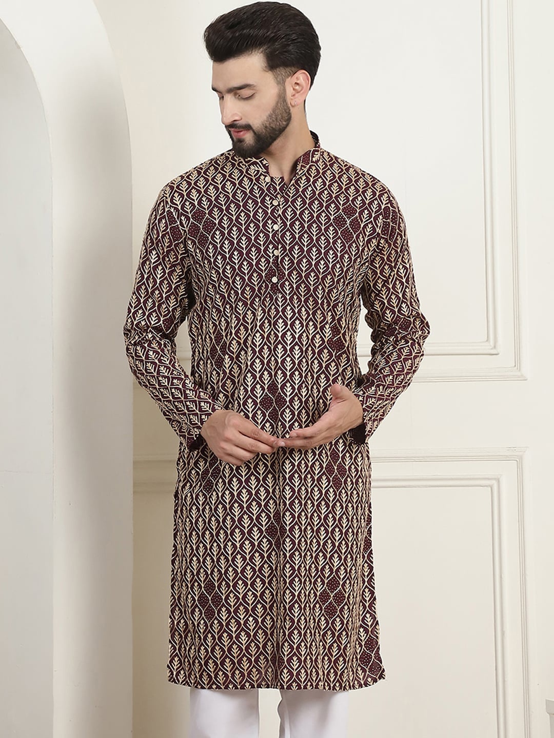 

SOJANYA Floral Embroidered Mandarin Collar Pure Cotton Straight Kurta, Maroon