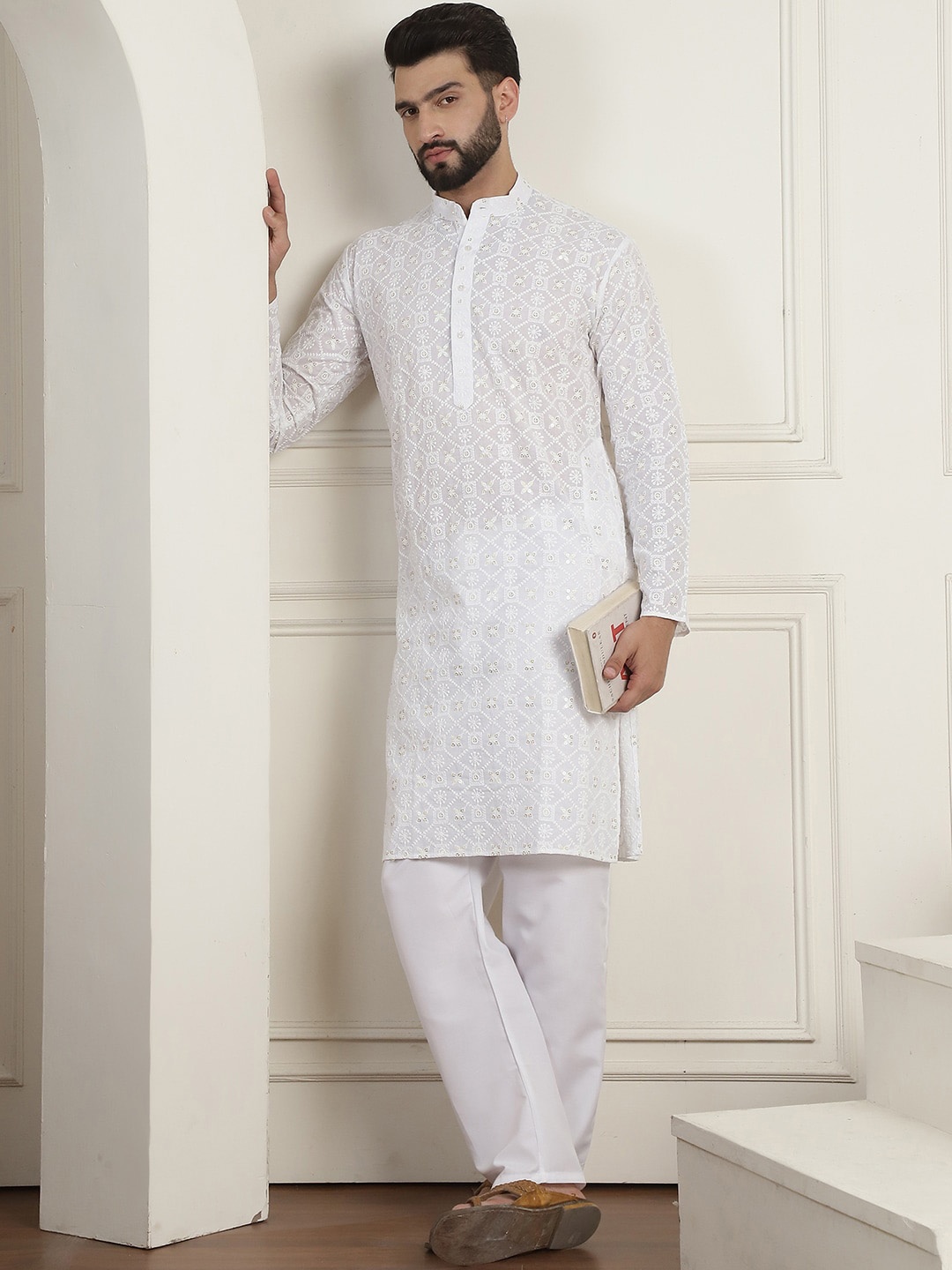 

SOJANYA Geometric Embroidered Mandarin Collar Pure Cotton Straight Kurta With Churidar, White