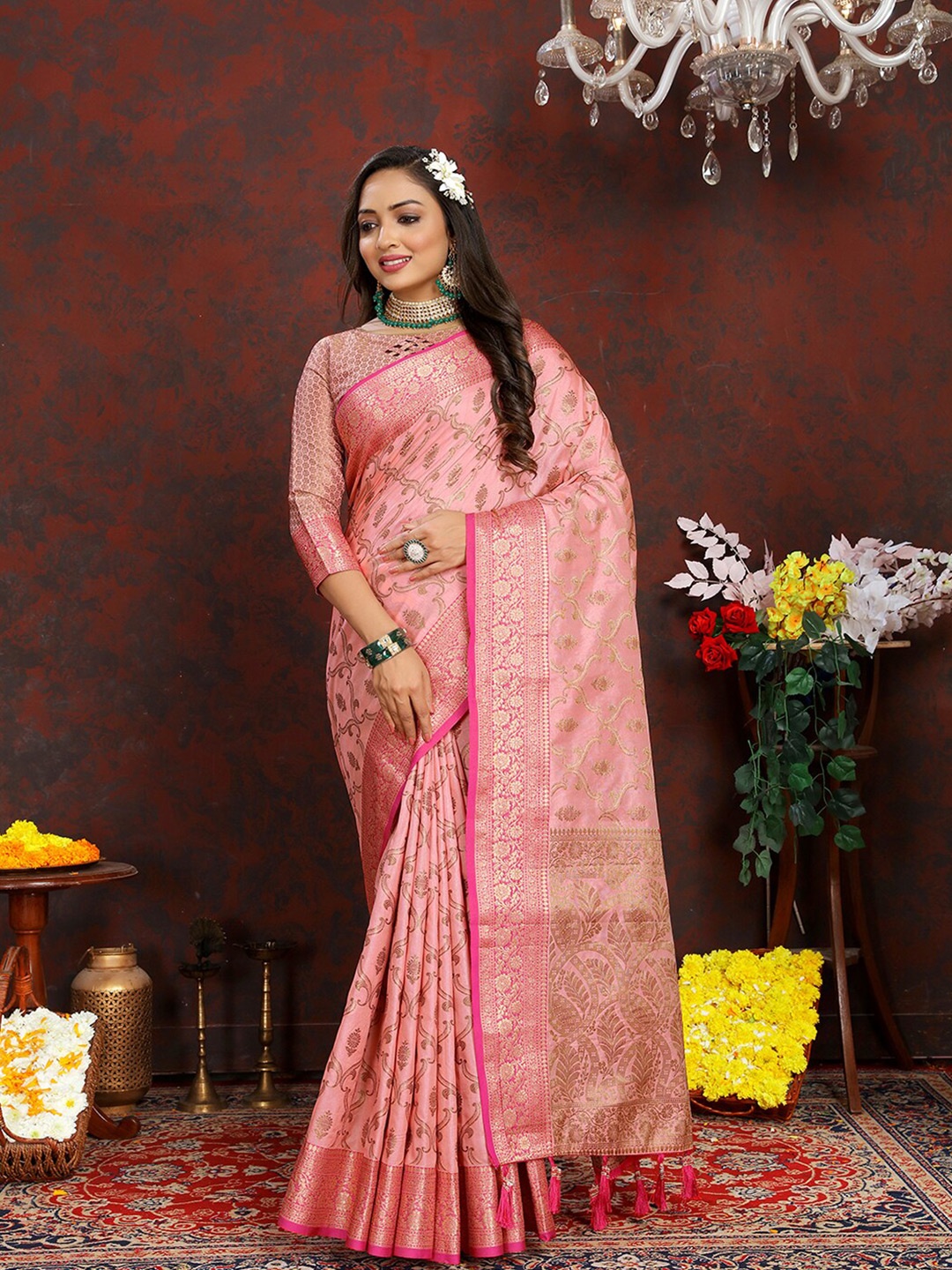 

Lookslady Ethnic Motifs Woven Design Kanjeevaram Saree, Pink