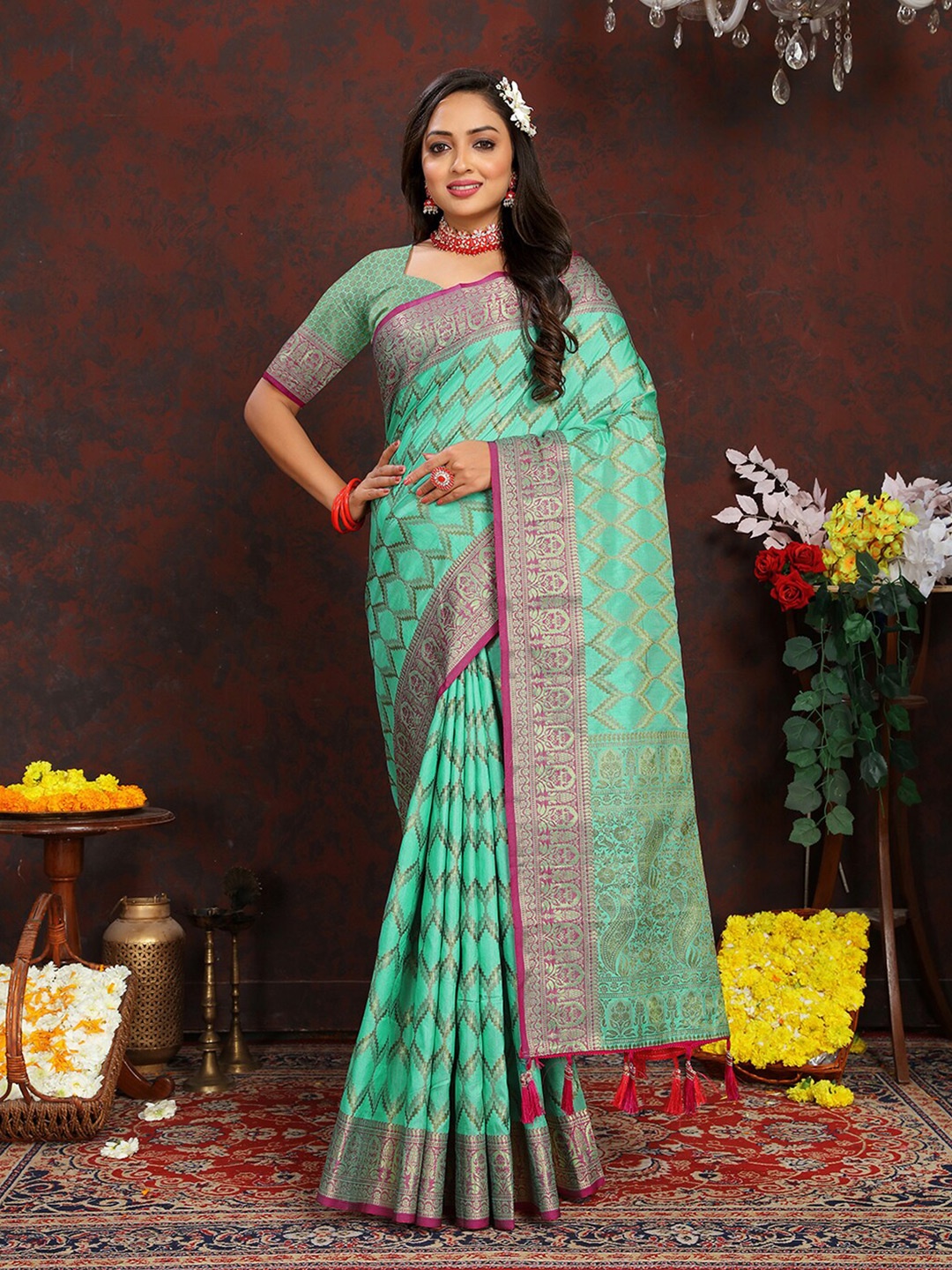 Lookslady Floral Woven Design Zari Art Silk Kanjeevaram Saree, Turquoise blue