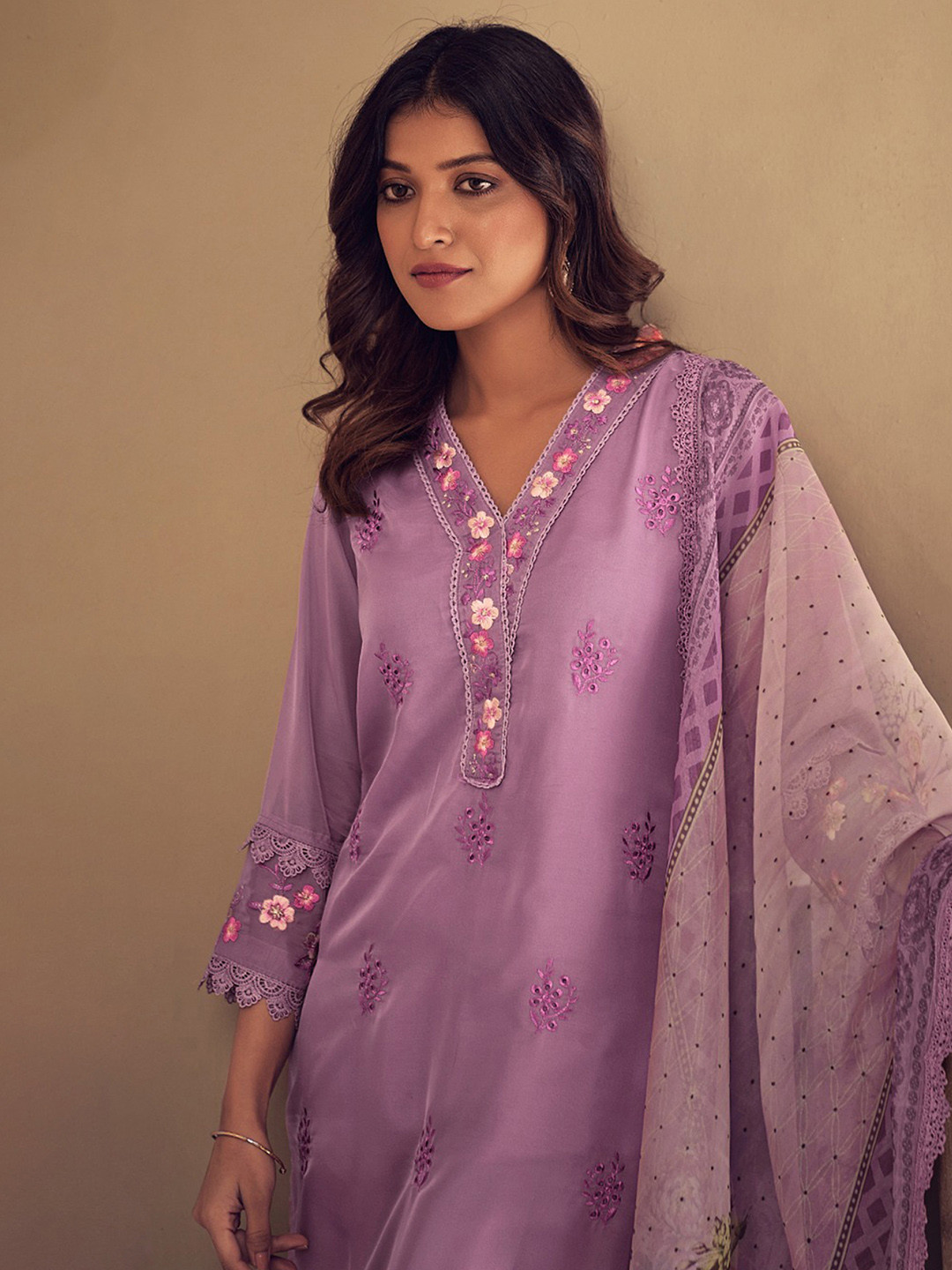 

Indo Era Women Floral Embroidered Regular Thread Work Kurta with Trousers & With Dupatta, Lavender