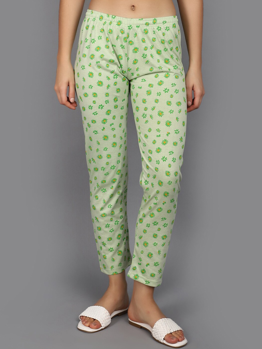 

V-Mart Women Printed Cotton Lounge Pants, Green