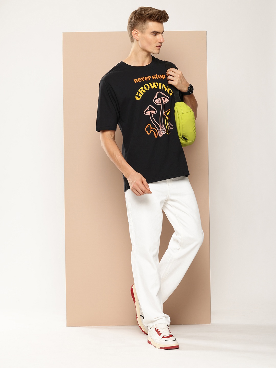 

Difference of Opinion Men Graphic Printed Oversized T-shirt, Black