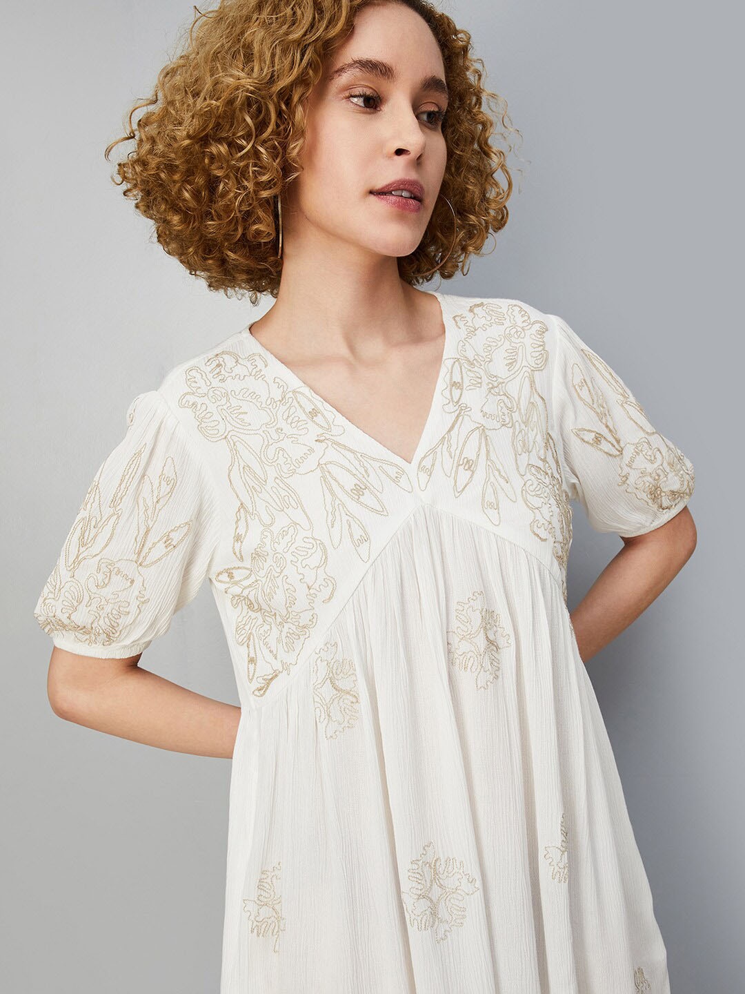 

max Abstract Embroidered V-Neck Puff Sleeve Empire Dress, Off white