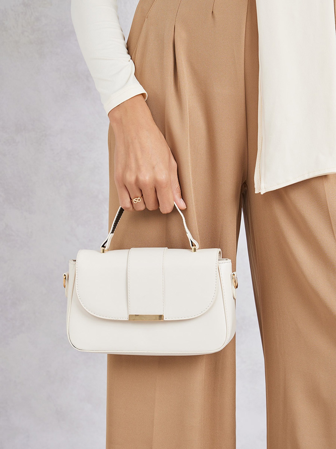 

Styli Contrast Metal Detail Handbag with Detachable Strap, White