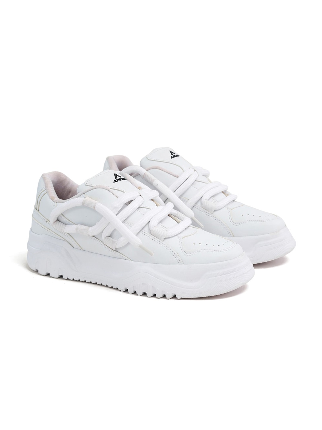 

adeboy Men Round Toe Sneakers, White