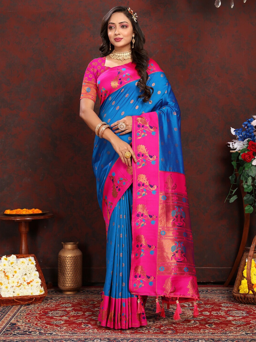 

CATCHY FOREVER Woven Design Paithani Zari Saree, Blue