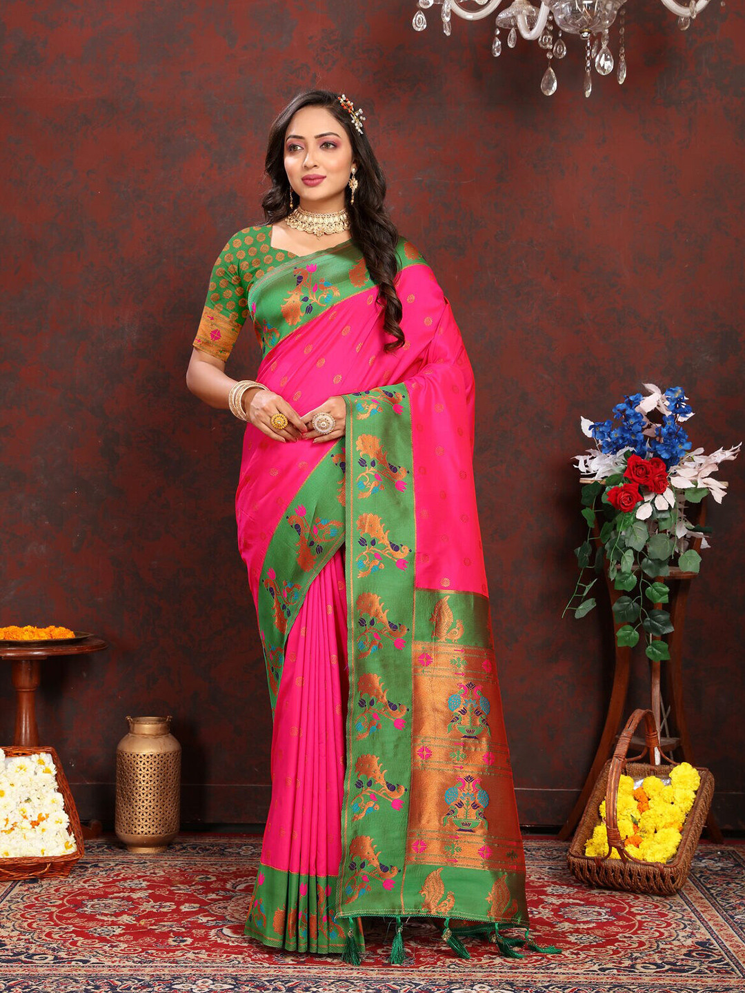 

CATCHY FOREVER Woven Design Zari Paithani Saree, Pink