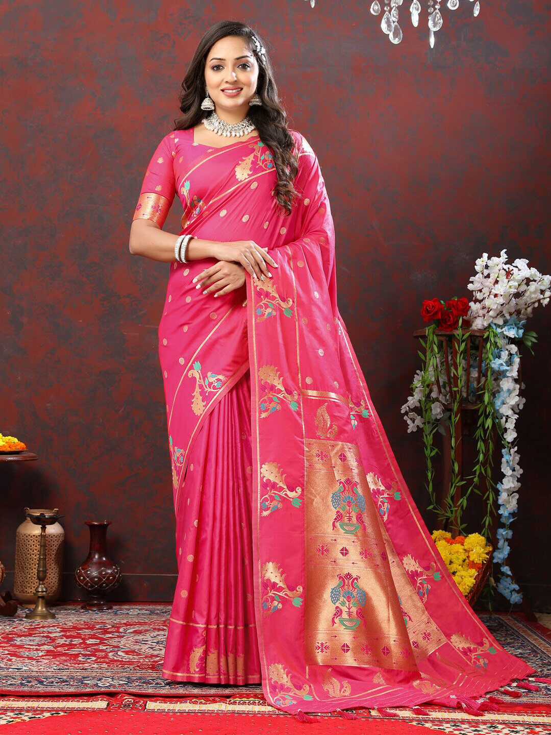 

CATCHY FOREVER Ethnic Motifs Zari Paithani Saree, Pink
