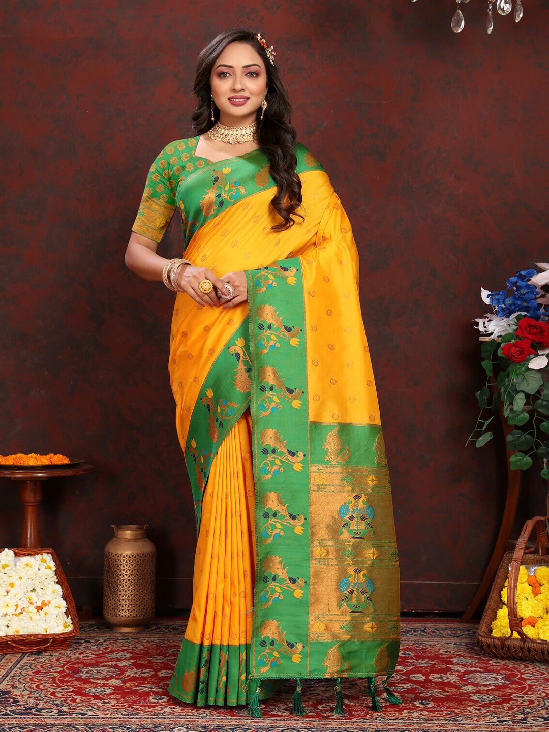 

CATCHY FOREVER Woven Design Zari Paithani Saree, Yellow