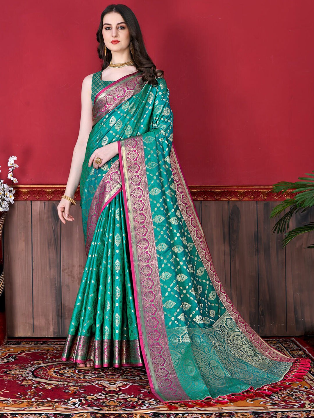 

CATCHY FOREVER Woven Design Zari Banarasi Saree, Sea green
