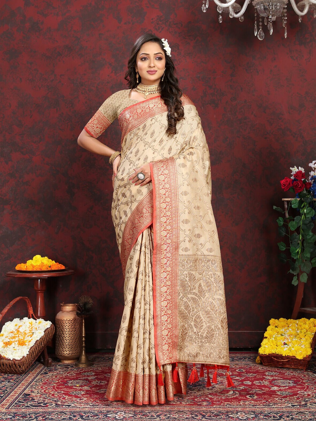 

CATCHY FOREVER Ethnic Motifs Woven Design Zari Banarasi Saree, Cream