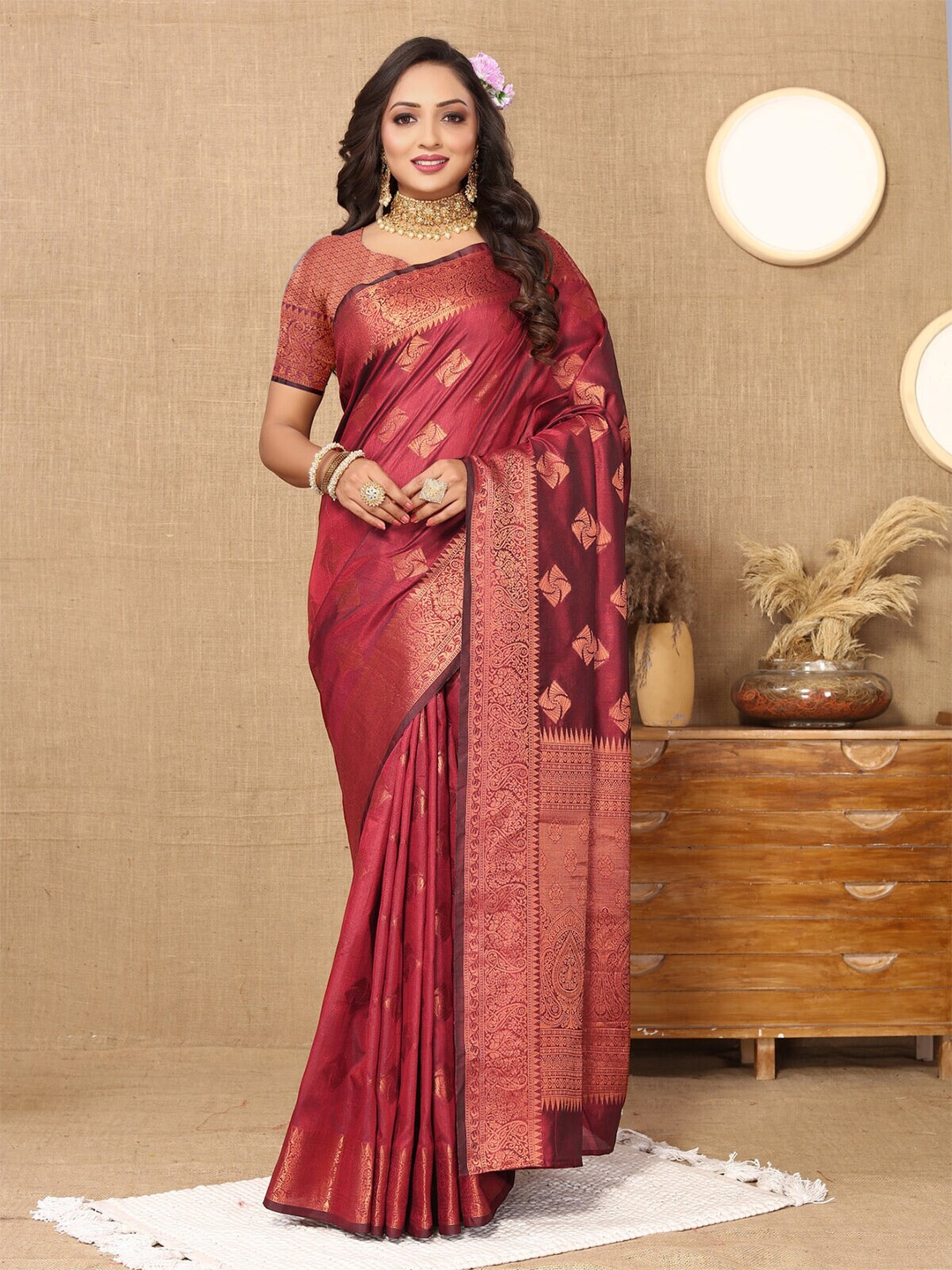 

CATCHY FOREVER Ethnic Motifs Zari Banarasi Saree, Maroon