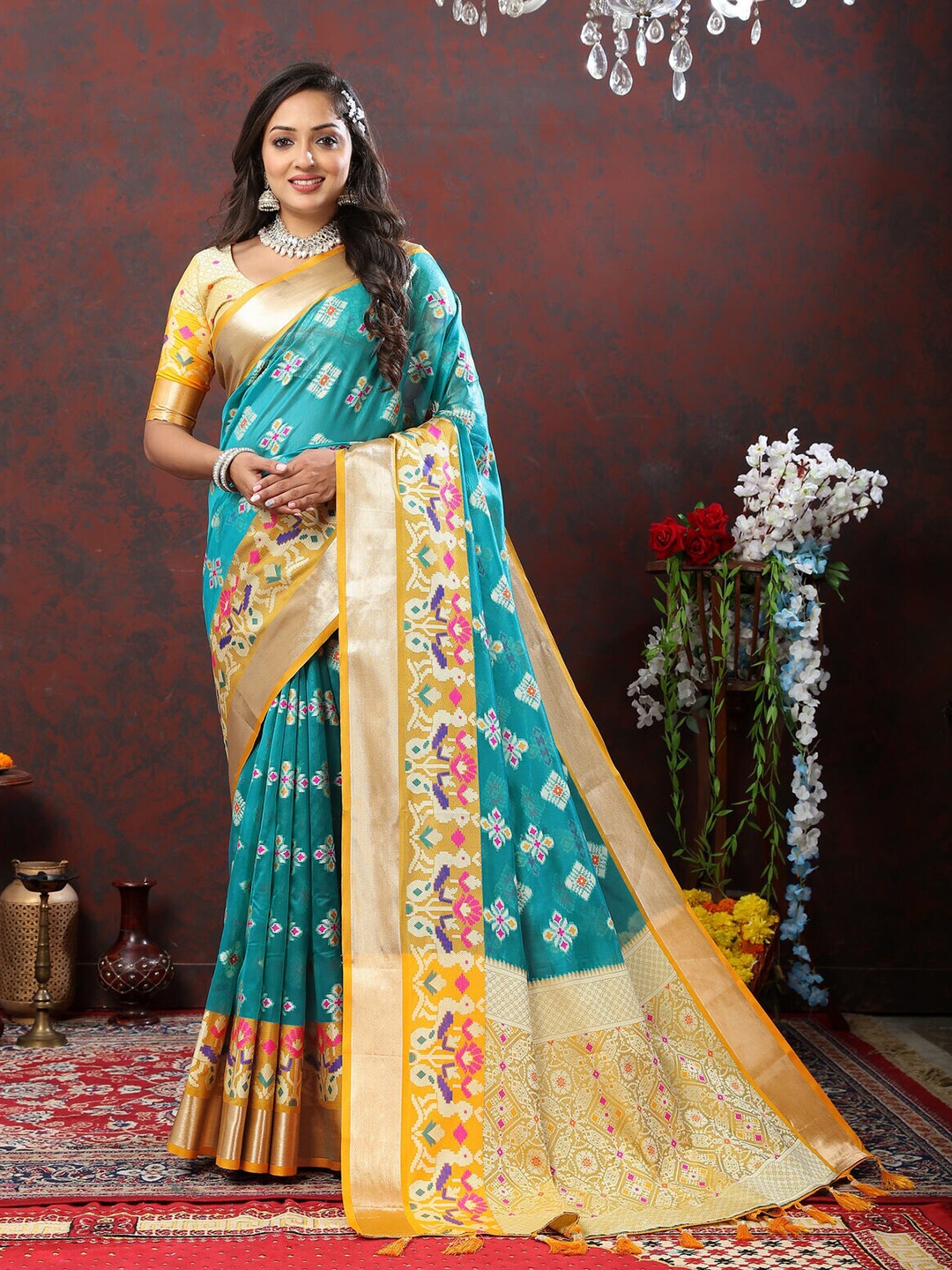 

CATCHY FOREVER Ethnic Motifs Woven Design Zari Organza Banarasi Saree, Green