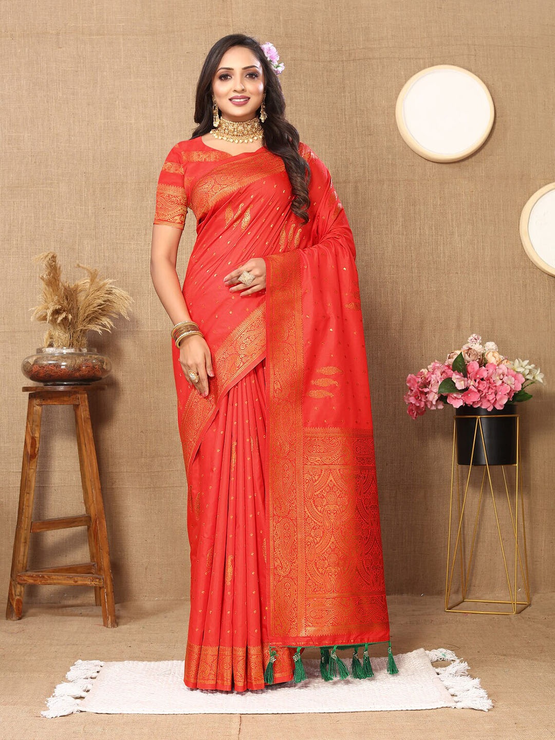 

CATCHY FOREVER Ethnic Motifs Zari Banarasi Saree, Red