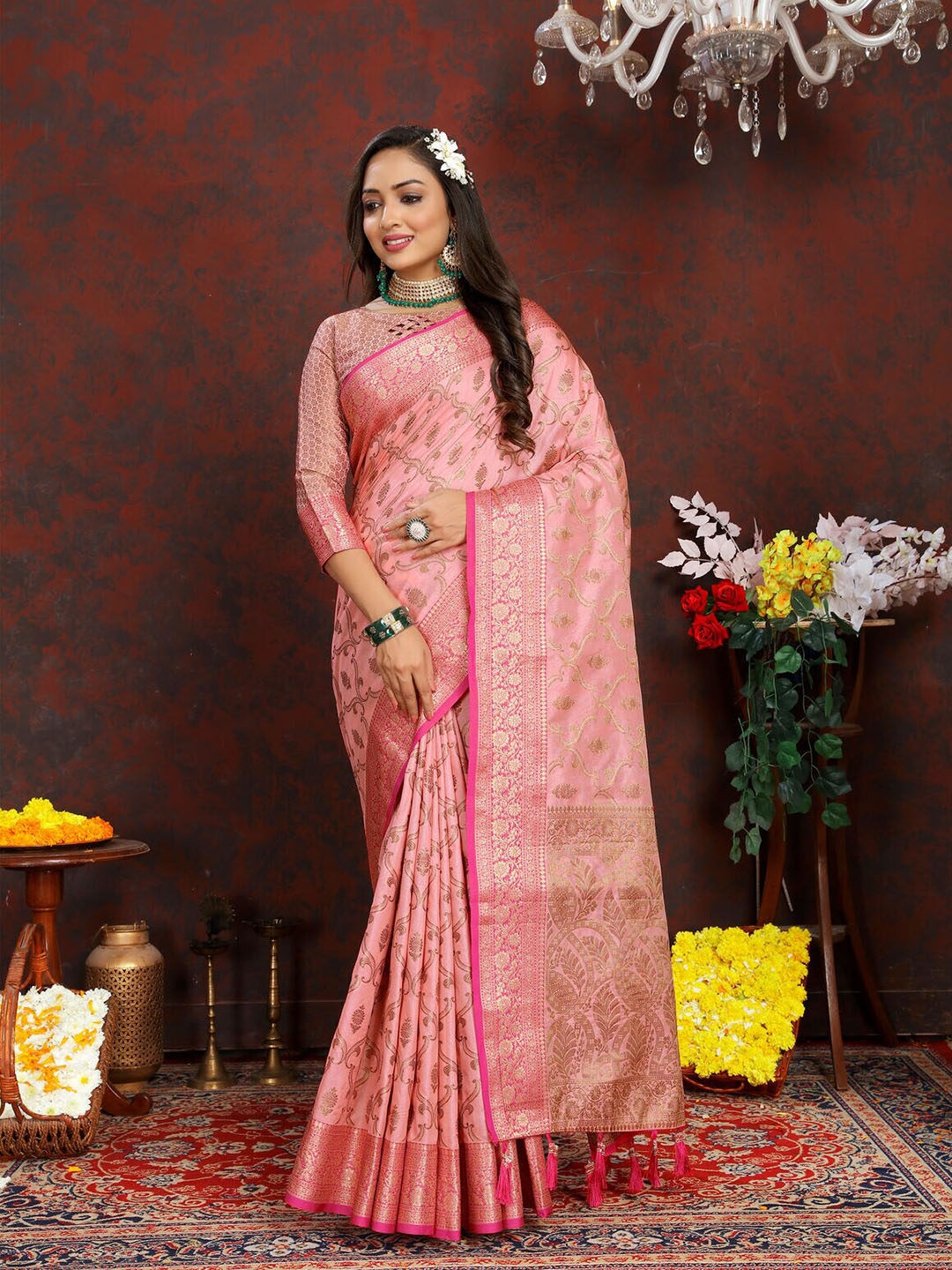 

CATCHY FOREVER Ethnic Motifs Zari Silk Blend Banarasi Saree, Pink