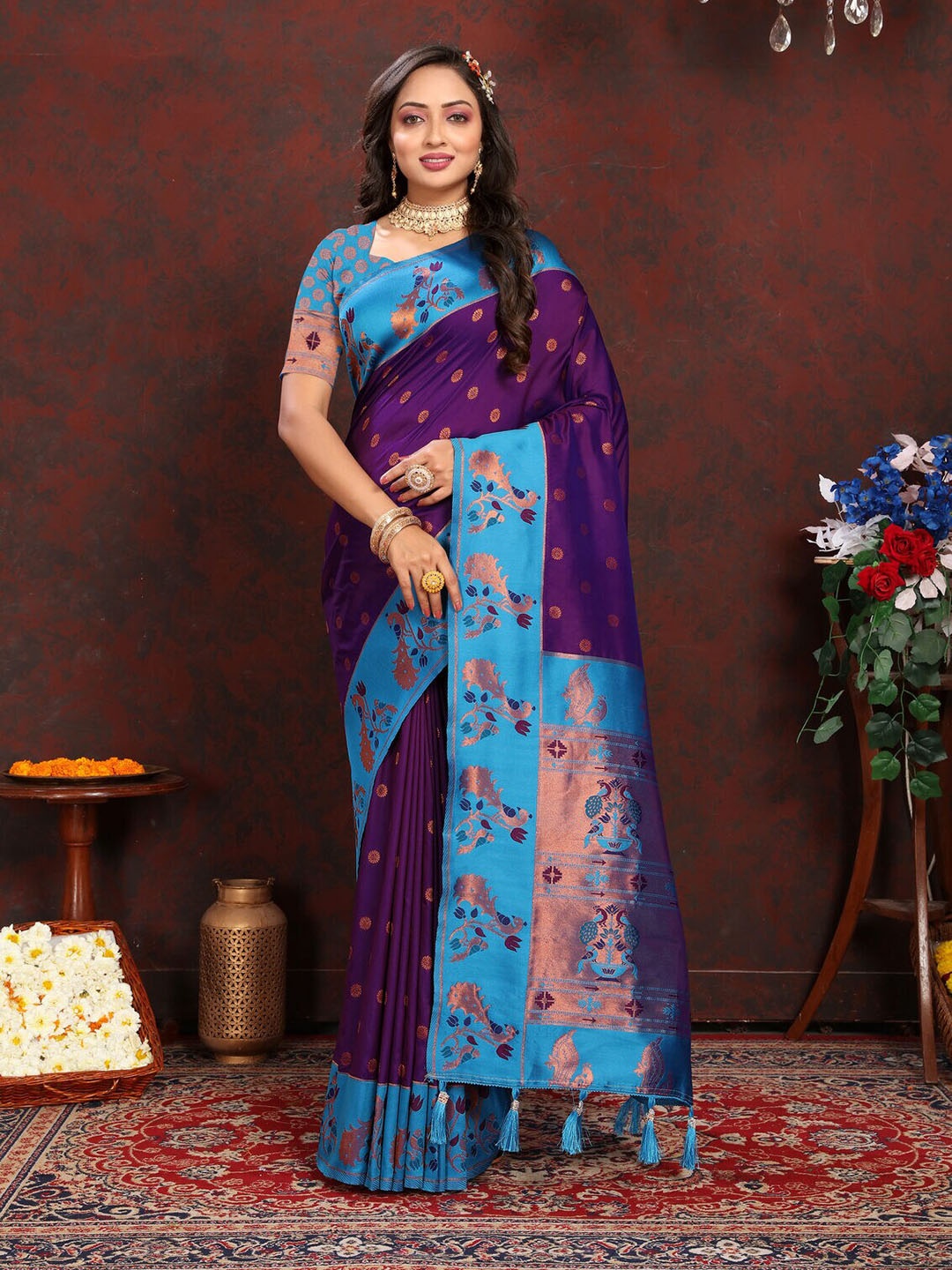 

CATCHY FOREVER Woven Design Zari Paithani Saree, Purple