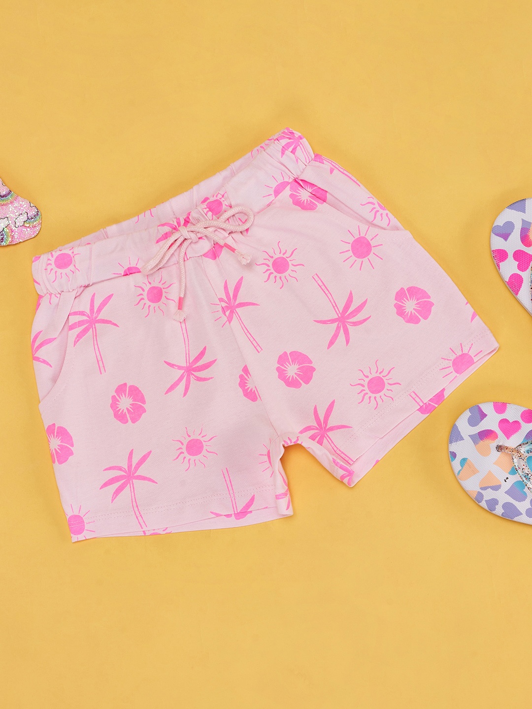 

Pantaloons Junior Girls Floral Printed Cotton Shorts, Pink