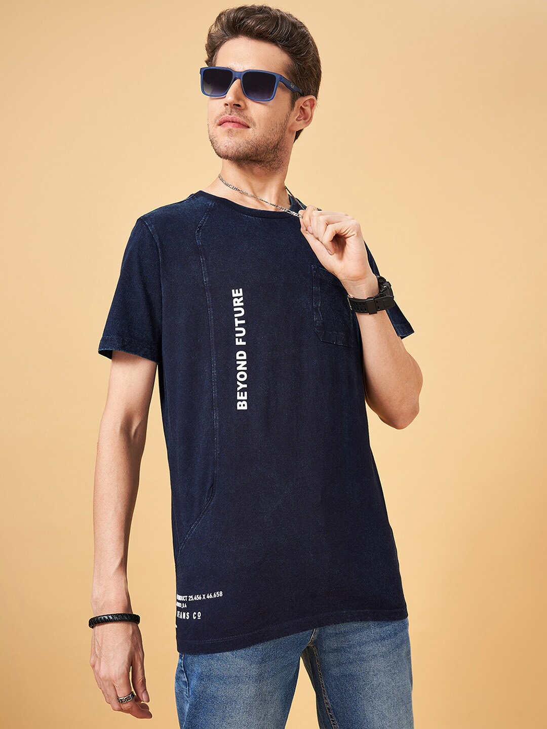 

SF JEANS by Pantaloons Typography Printed Slim Fit Cotton T-shirt, Navy blue