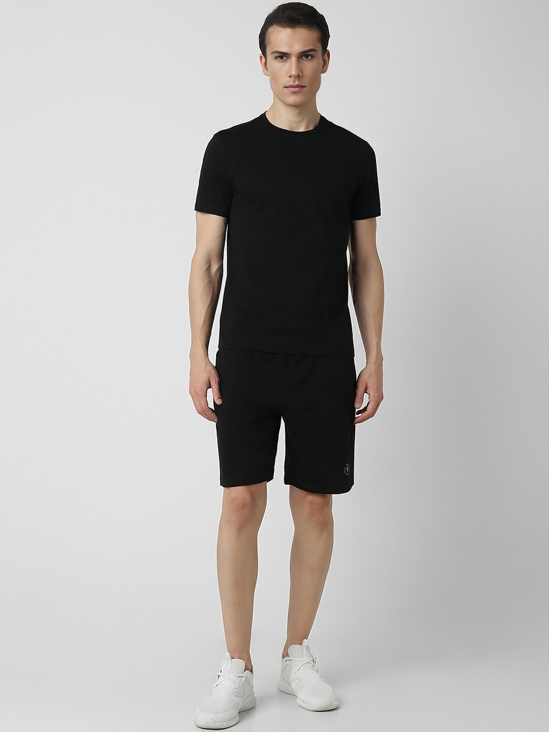 

Van Heusen Flex Round Neck T-Shirt & Shorts, Black