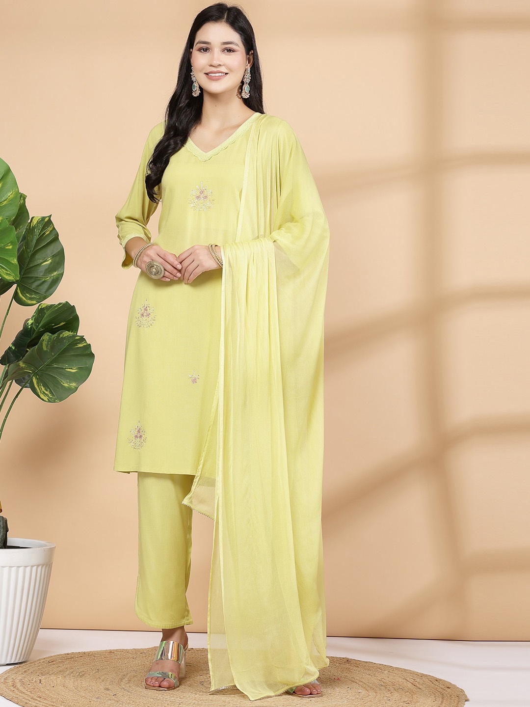 

Nayam By Lakshita Ethnic Motifs Embroidered Straight Kurta & Palazzos With Dupatta, Green