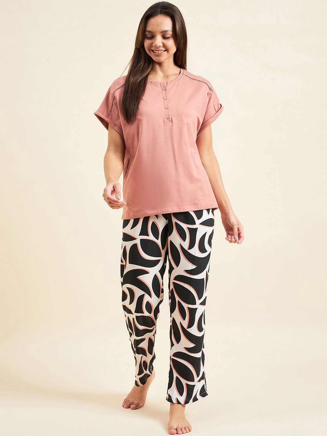 

Sweet Dreams Pink Round Neck T-shirt With Pyjamas