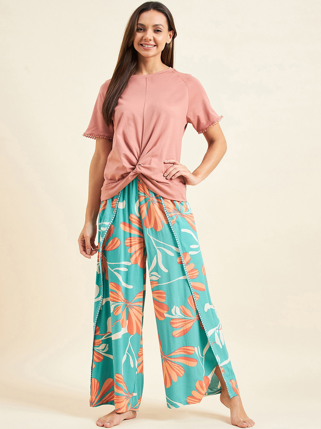 

Sweet Dreams Pink Round Neck T-shirt With Pyjamas