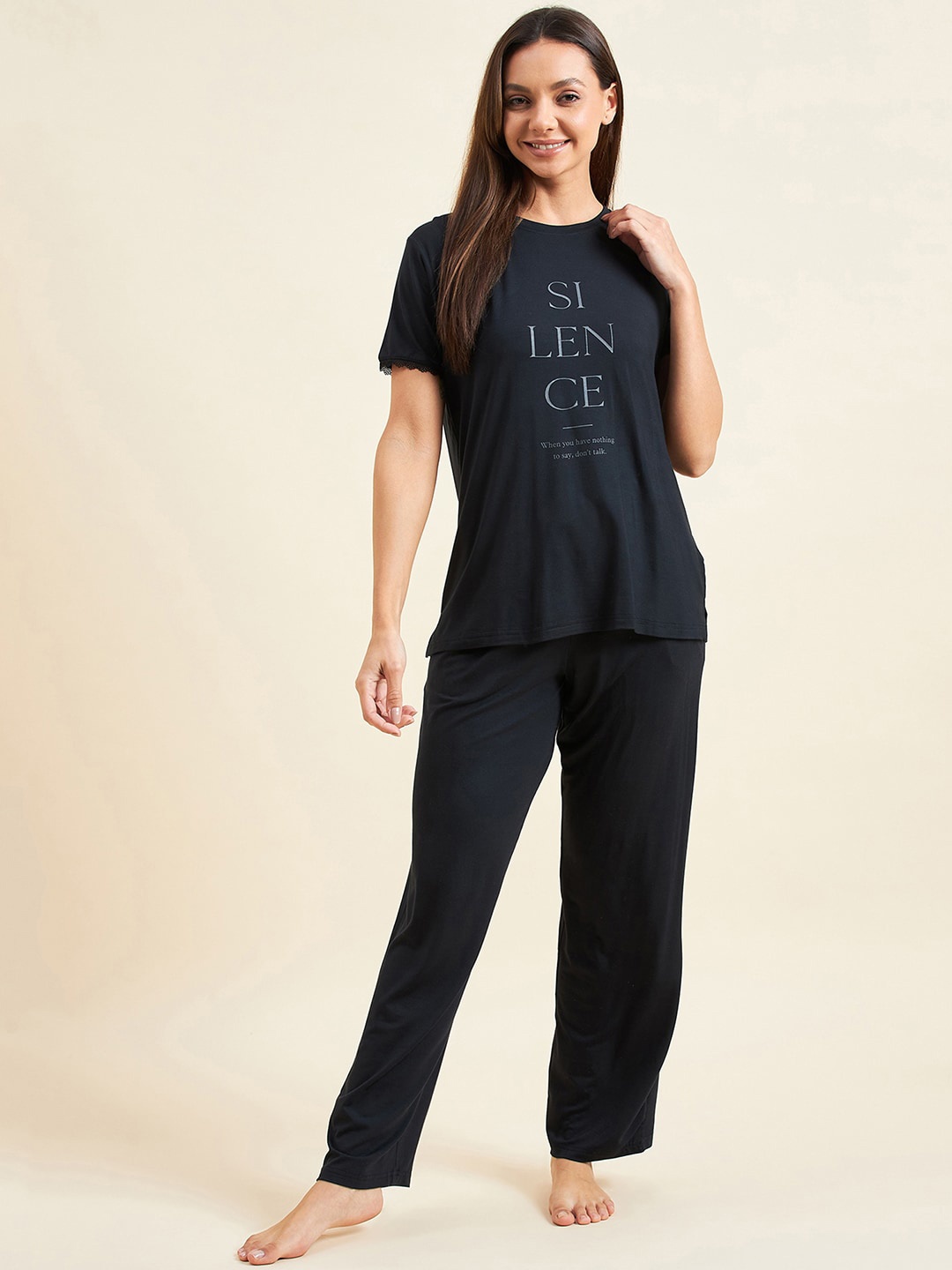 

Sweet Dreams Typography Printed T-shirt With Pyjamas, Black
