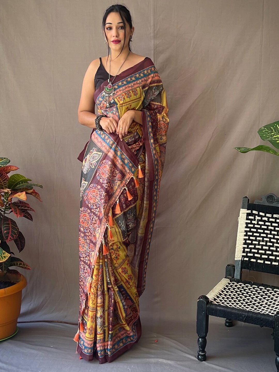 

SGF11 Ethnic Motifs Printed Chanderi Saree With Tassels, Yellow