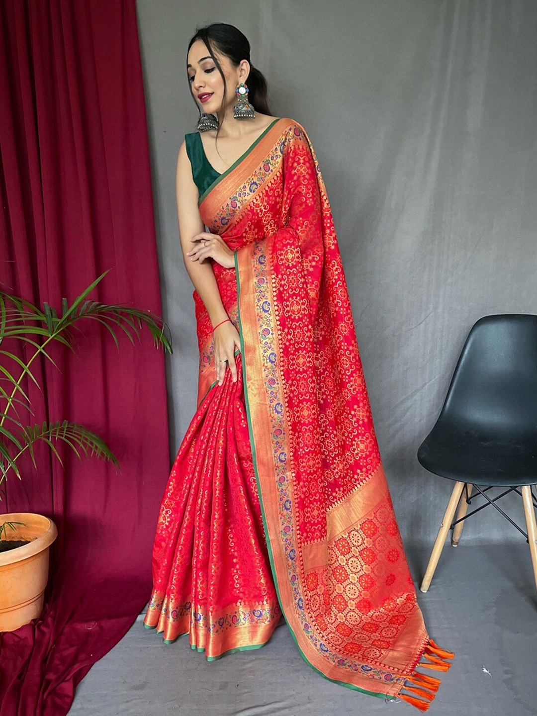 

SGF11 Woven Design Zari Kanjeevaram Saree With Tassels, Red