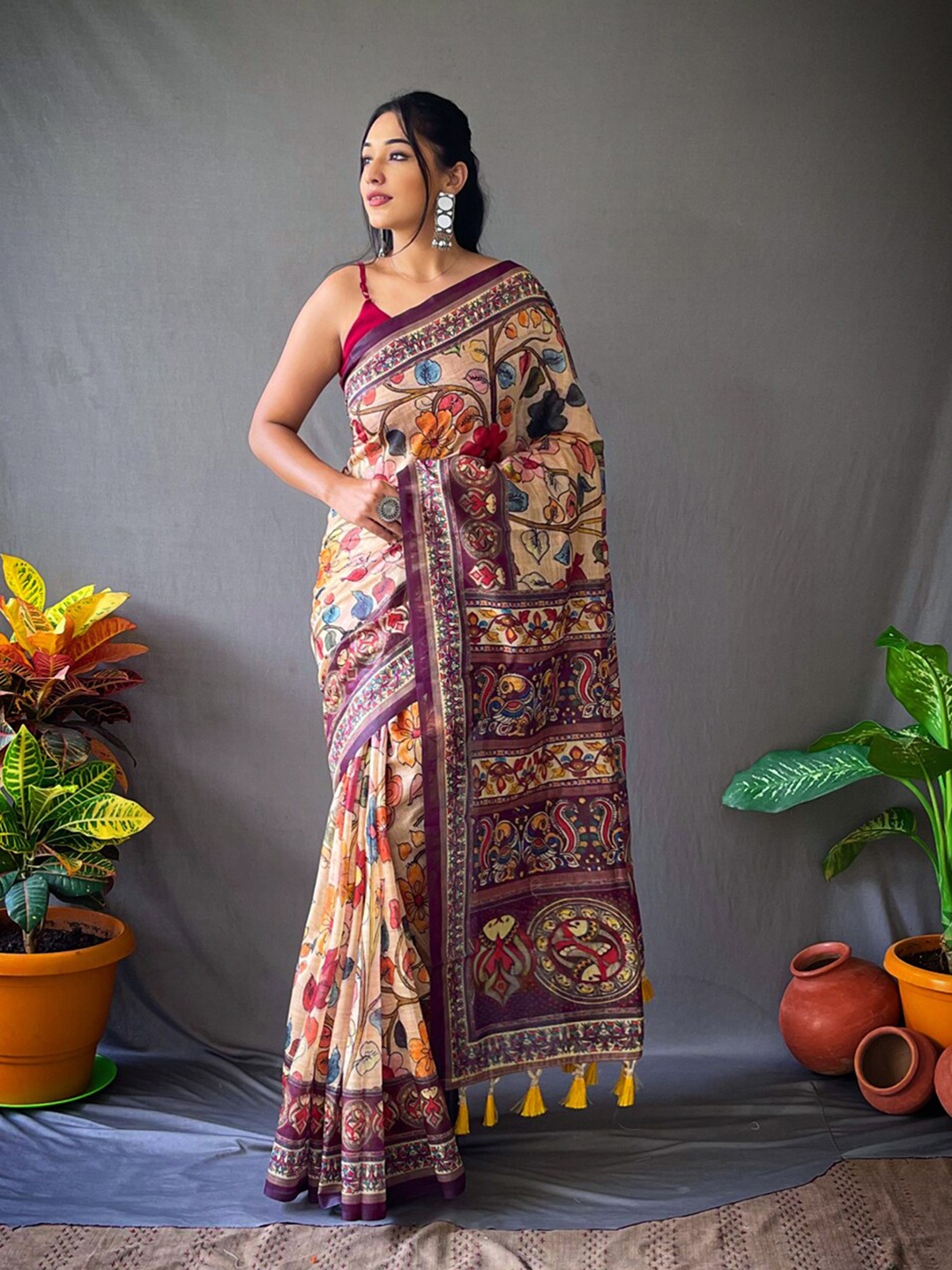

SGF11 Kalamkari Printed Chanderi Saree With Tassels, Cream