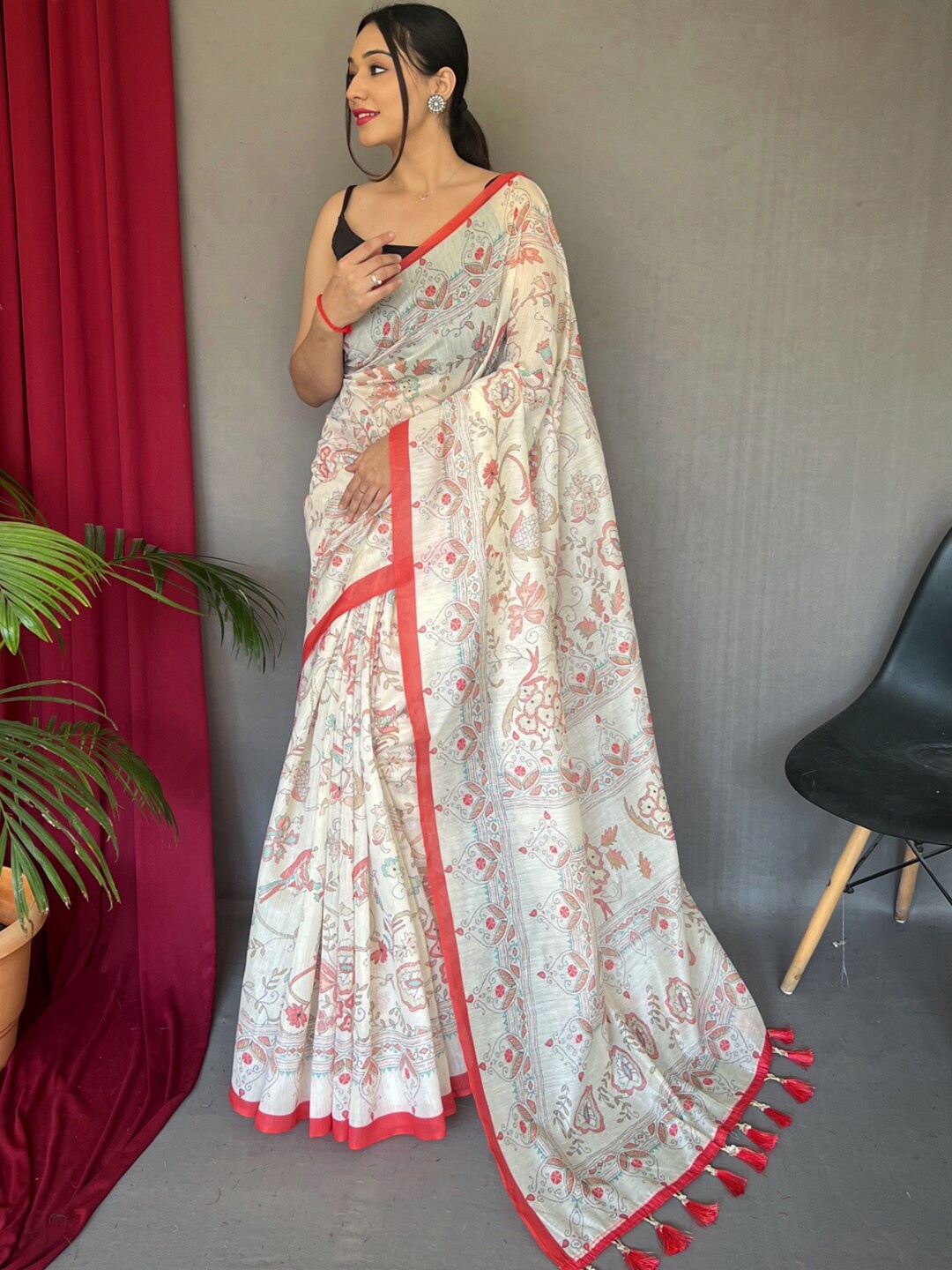 

SGF11 Floral Schiffli Silk Cotton Chanderi Saree, Red