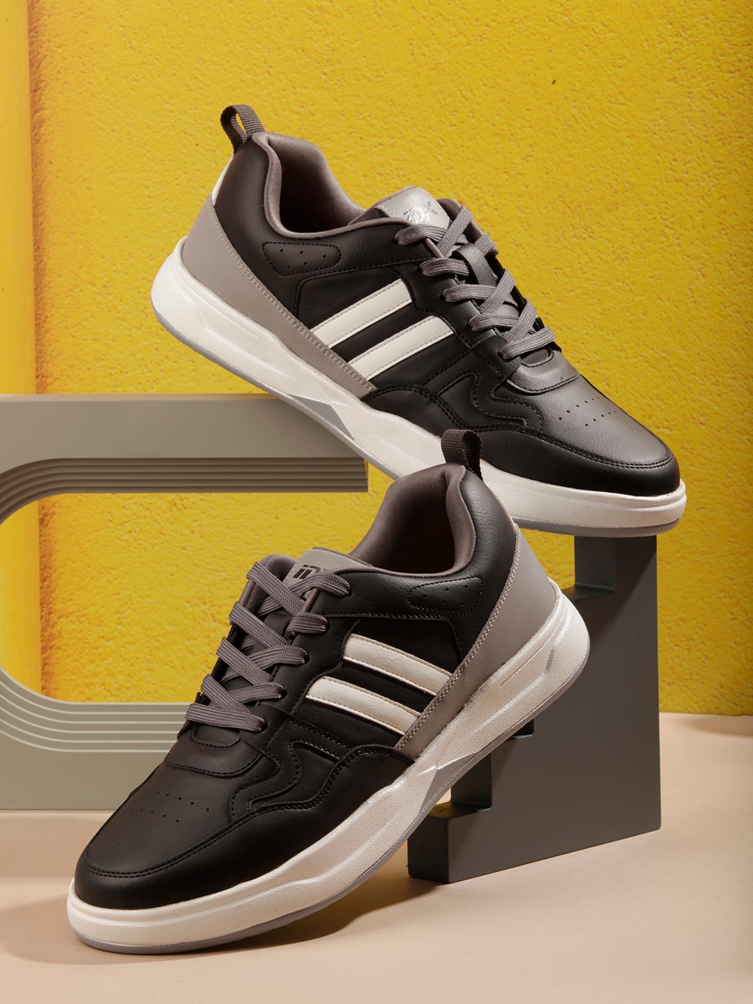 

ID Men Colourblocked Vegan Leather Sneakers, Black