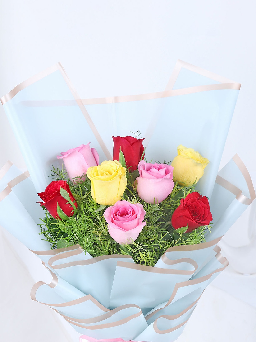 

fnp Royal 8-Red Pink & Yellow Roses Fresh Flowers Bouquet