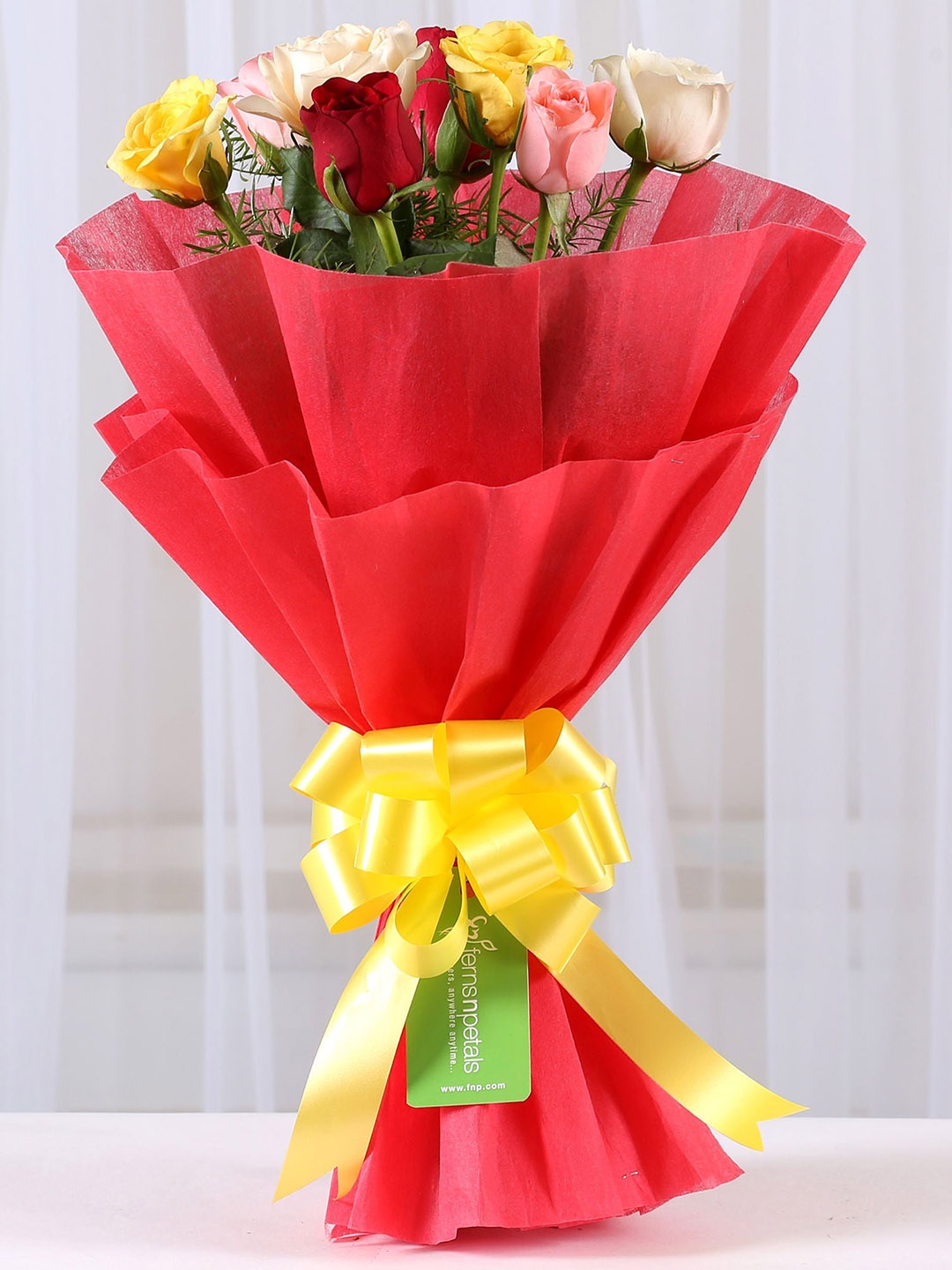 

fnp 8-Red Pink Yellow & White Roses Fresh Flowers Bouquet
