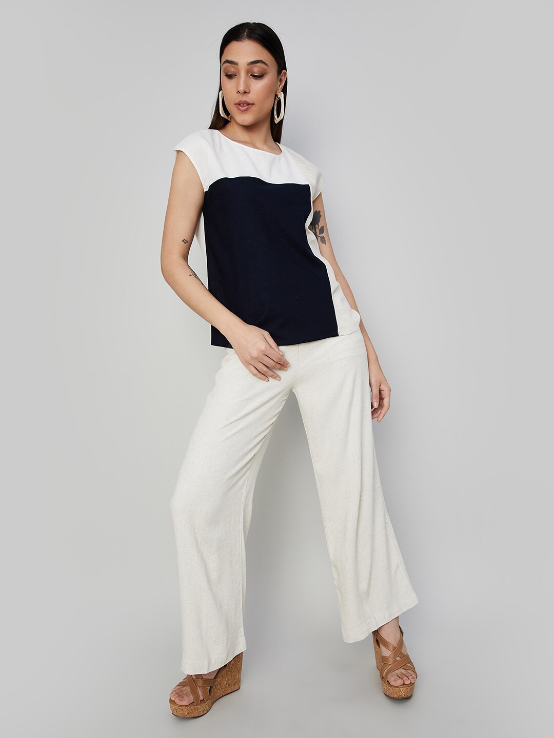

CODE by Lifestyle Colourblocked Top, Off white
