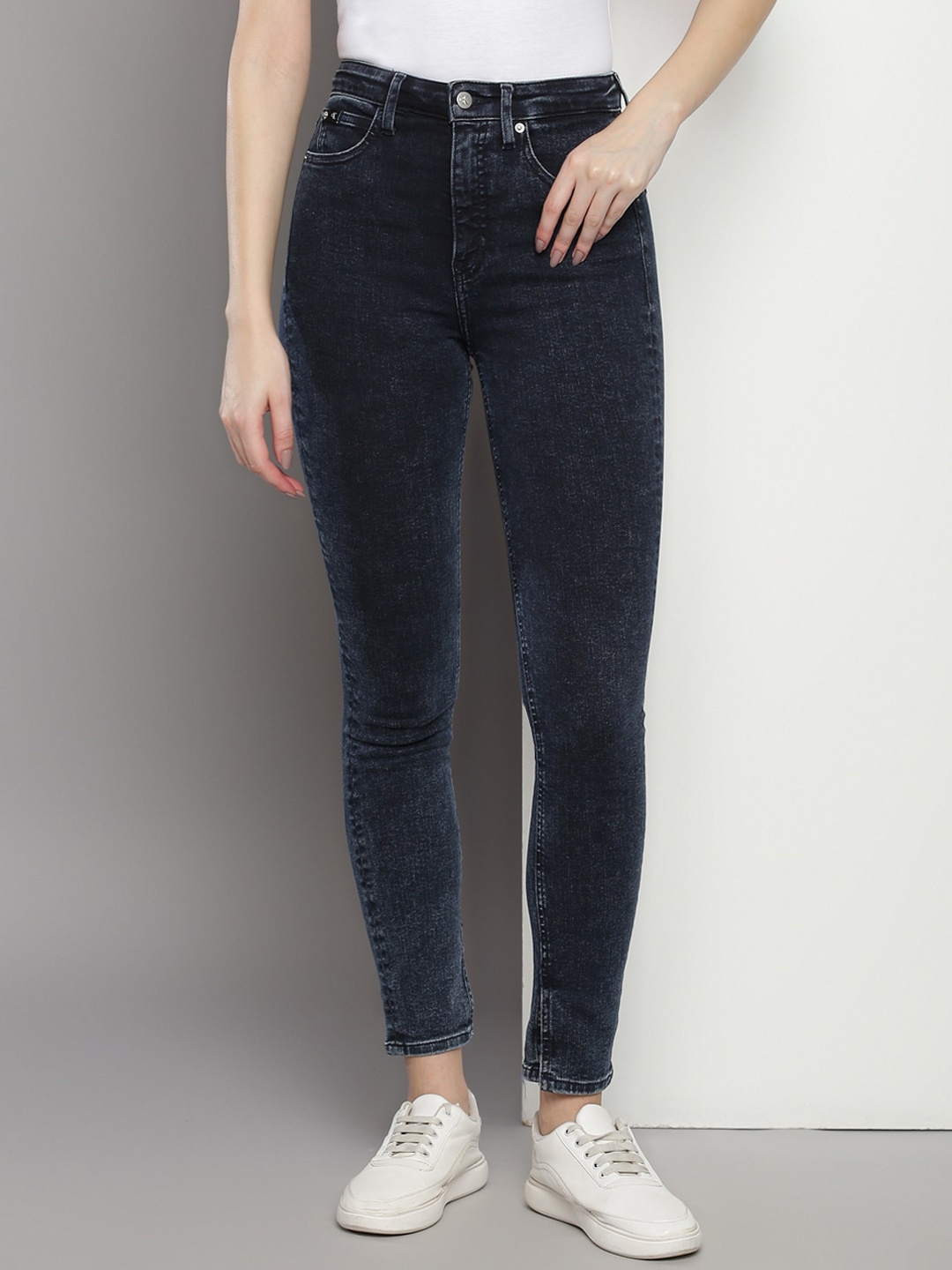 

Calvin Klein Women Skinny Fit High-Rise Cropped Jeans, Blue