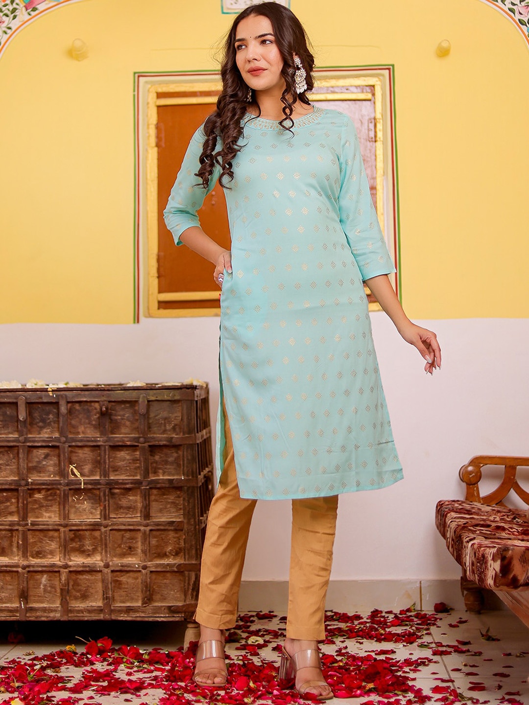 

Chandbaali Women Floral Printed Flared Sleeves Sequinned Kurta, Sea green