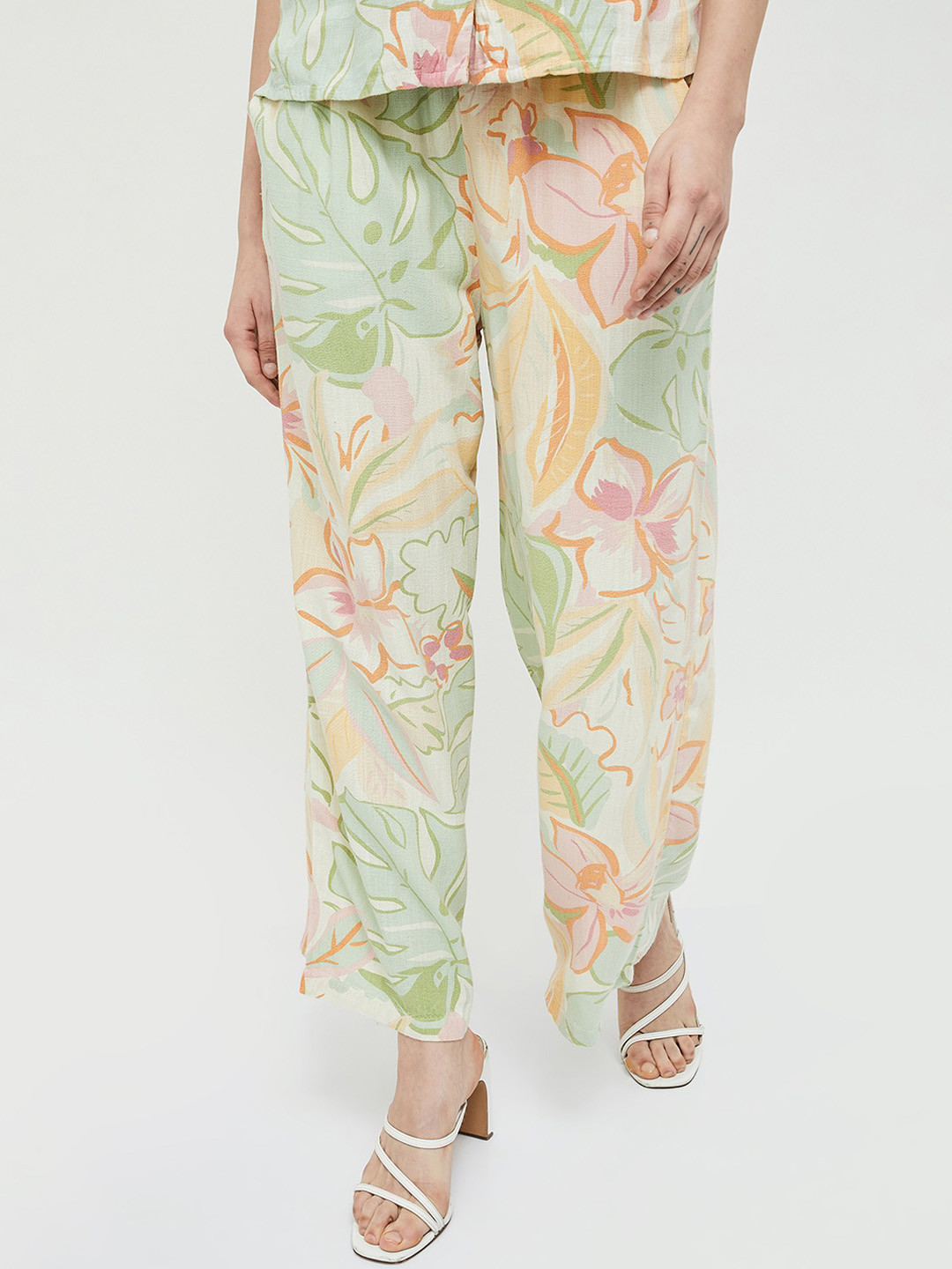 

Ginger by Lifestyle Women Floral Printed Mid-Rise Regular Fit Trousers, Multi