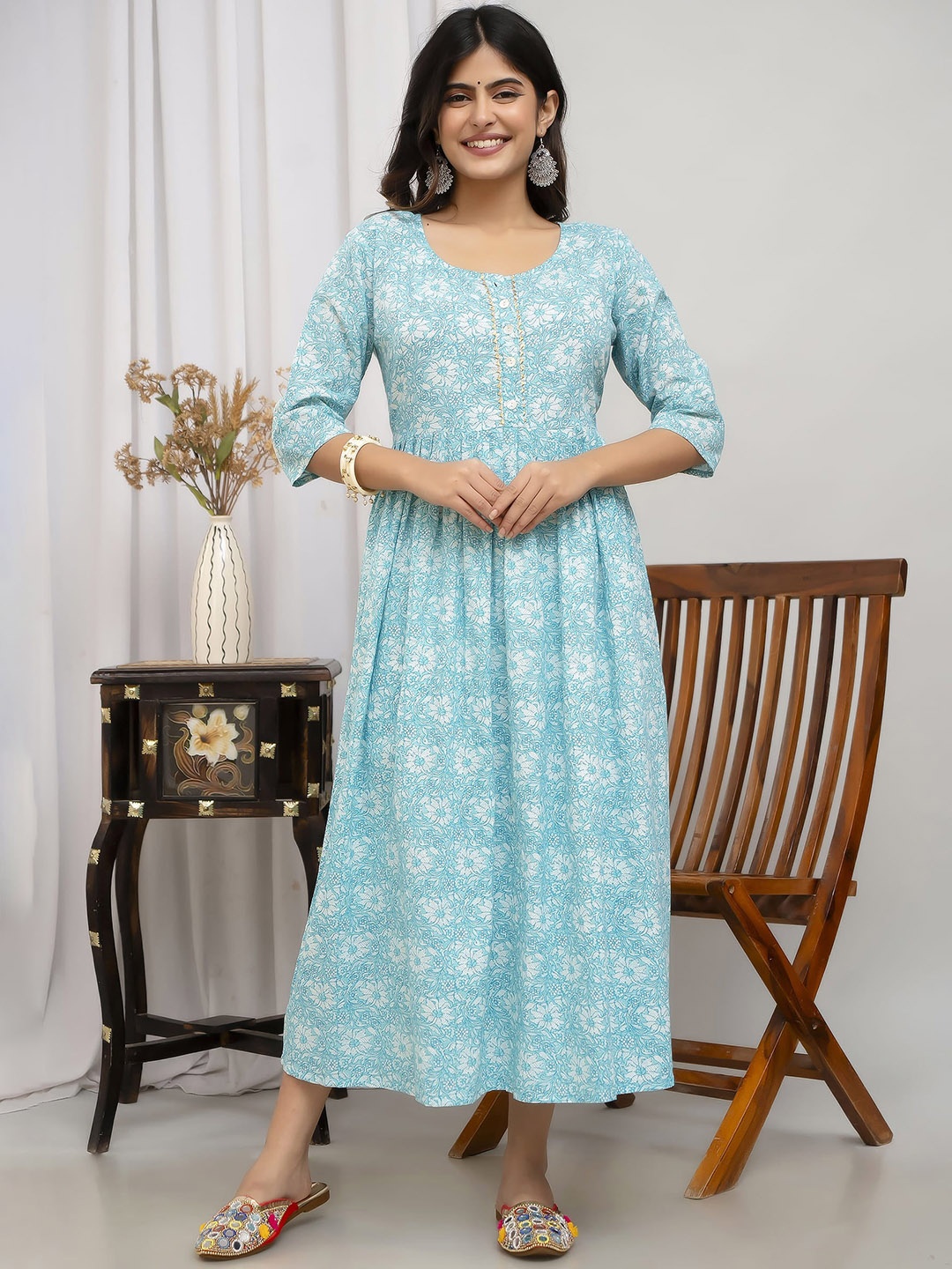 

VARICOS Women Floral Printed Flared Sleeves Thread Work Anarkali Kurta, Blue
