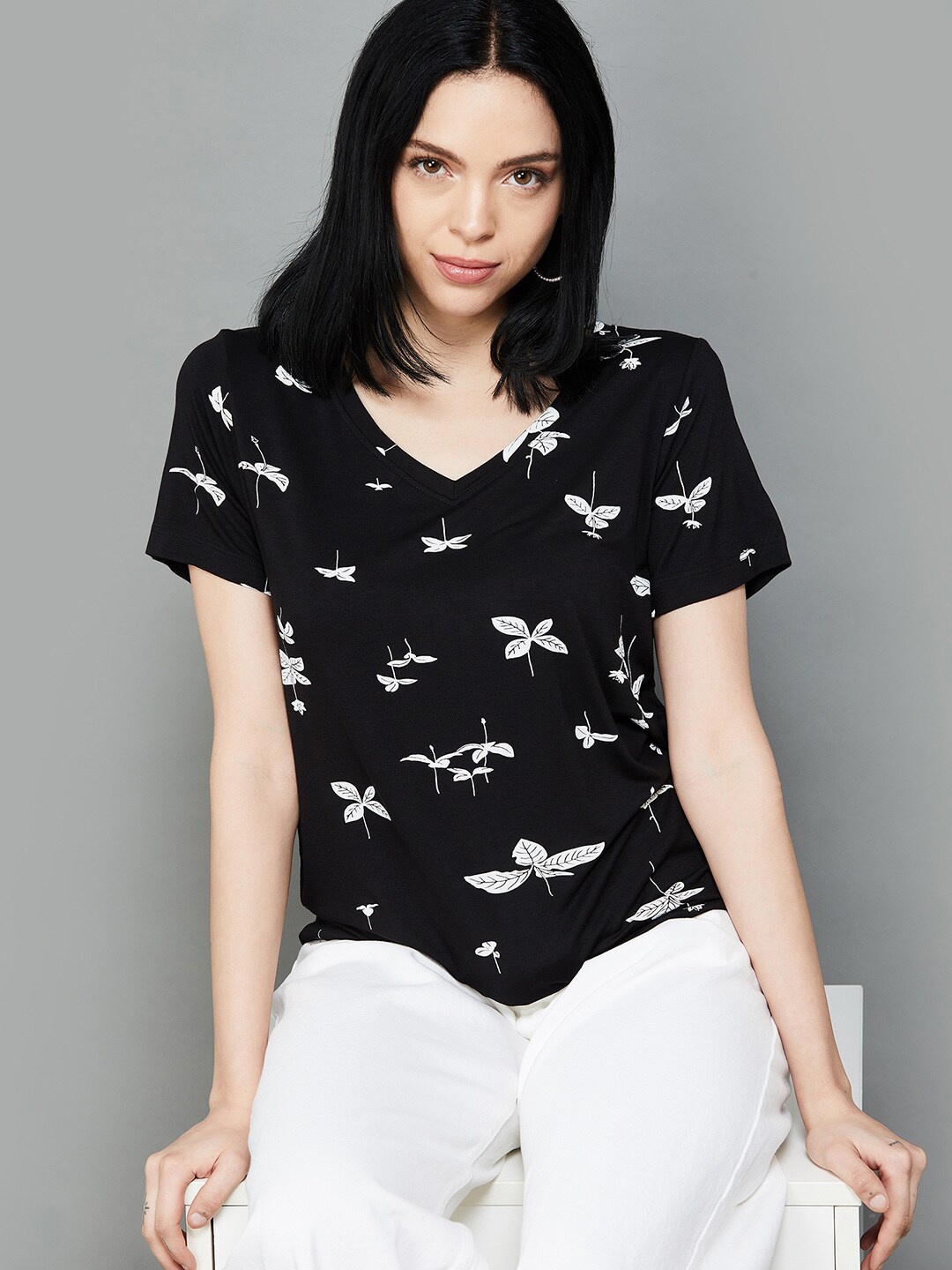 

Colour Me by Melange Women Printed V-Neck Extended Sleeves Pockets T-shirt, Black