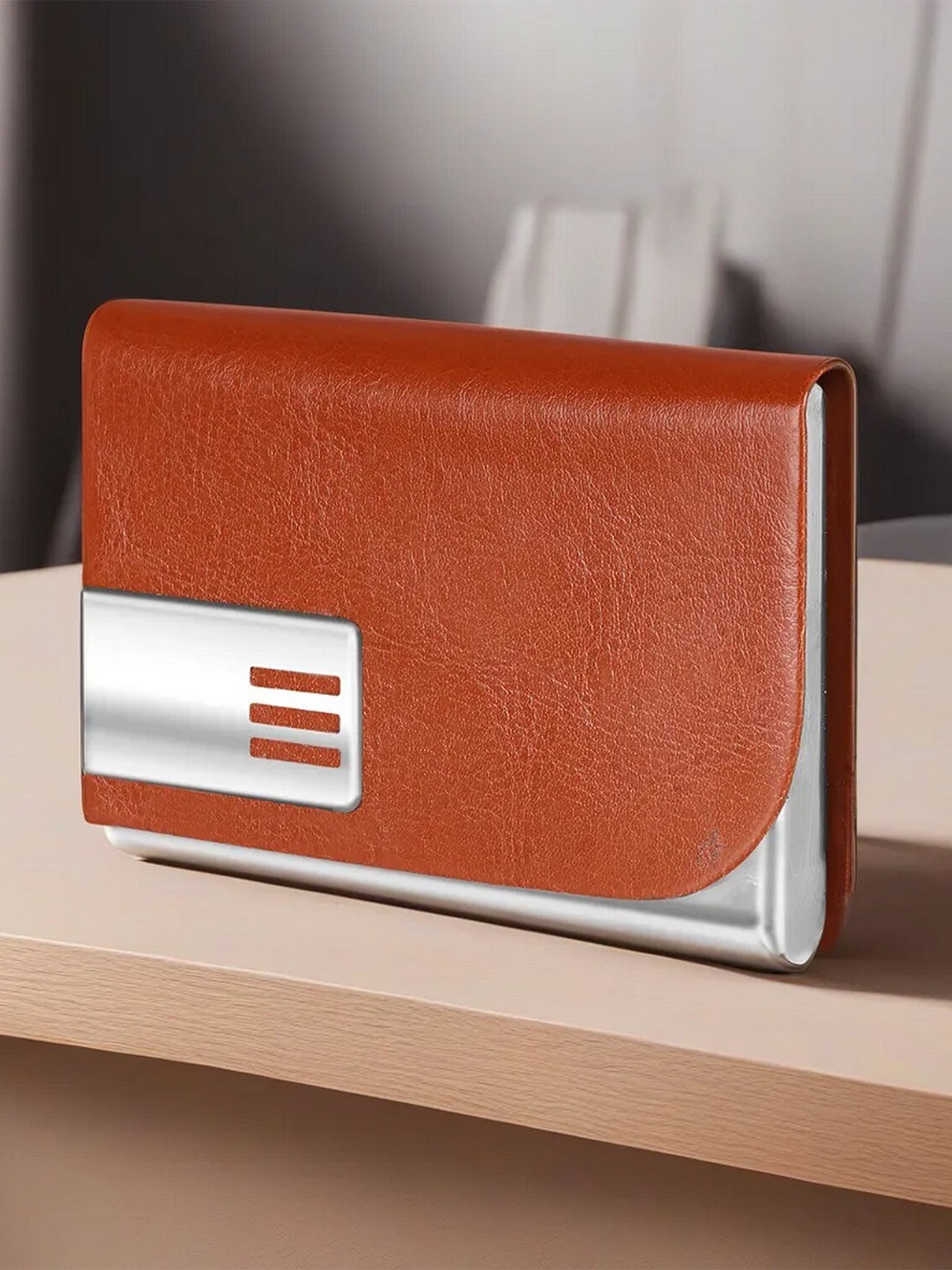 

LOREM Unisex Textured Synthetic Leather Cut Work Card Holder, Tan