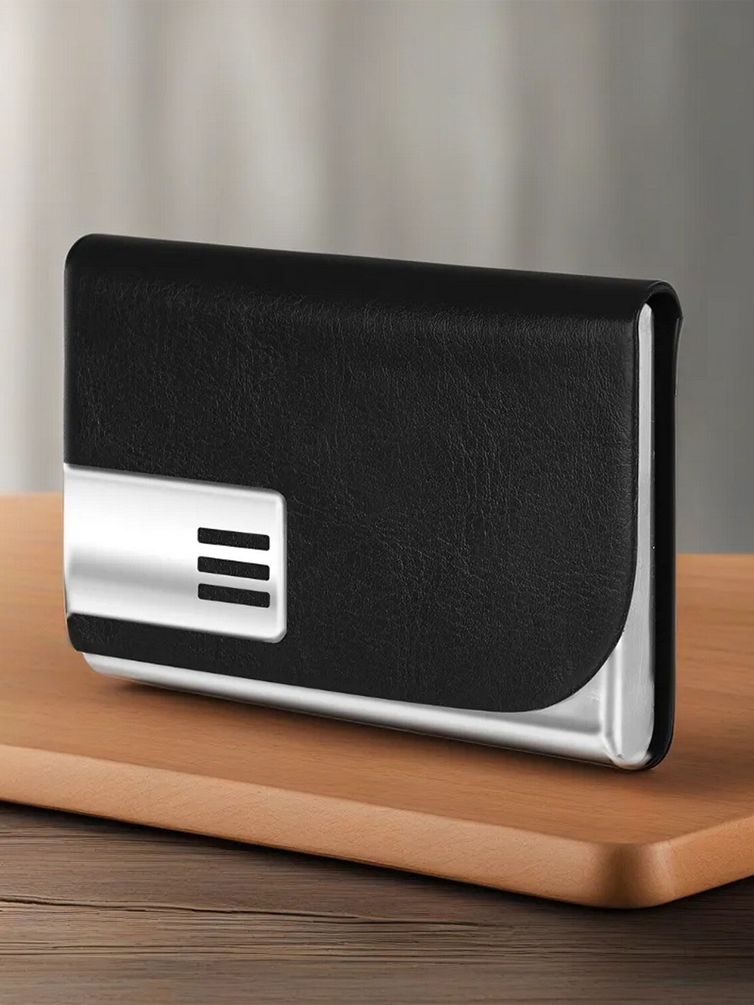 

LOREM Unisex Textured Cut Work Card Holder, Black