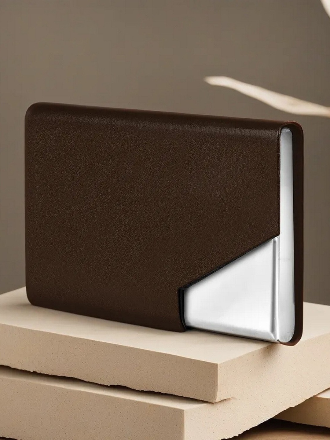

LOREM Unisex Textured Cut Work Card Holder, Brown
