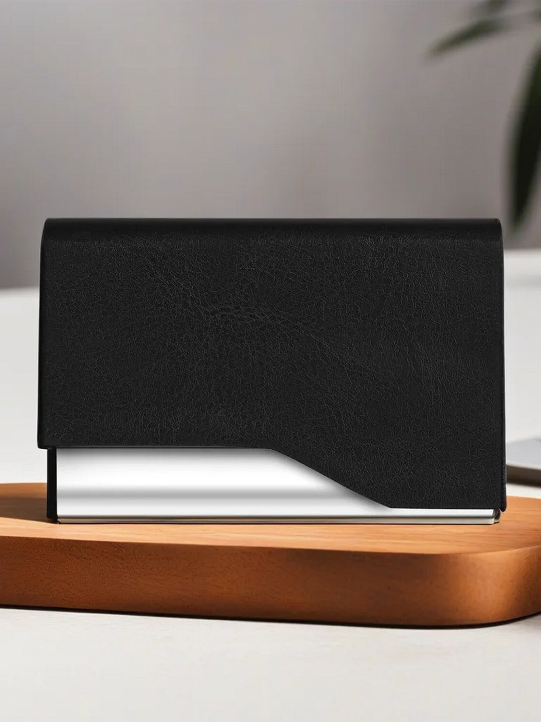 

LOREM Unisex Textured Cut Work Card Holder, Black