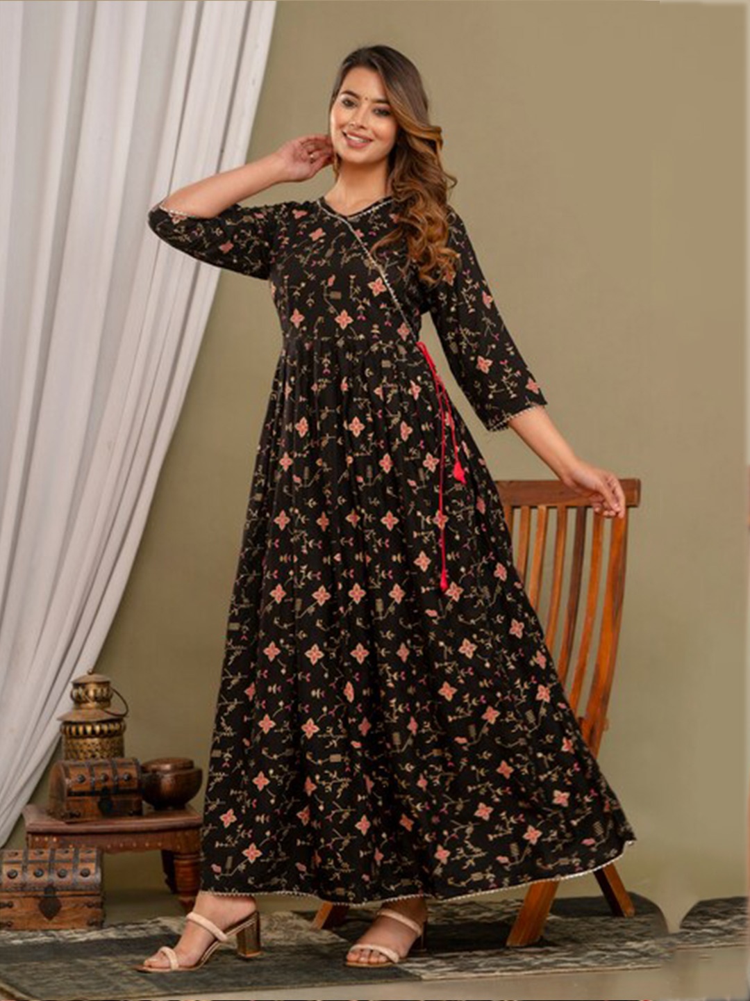 

JAYLEEN Floral Printed Fit & Flared Ethnic Dress, Black