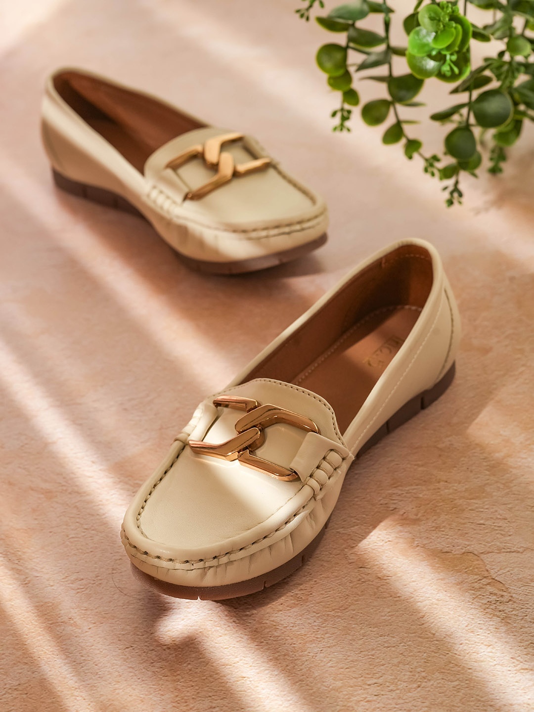 

Inc 5 Women Round Toe Loafers, Cream
