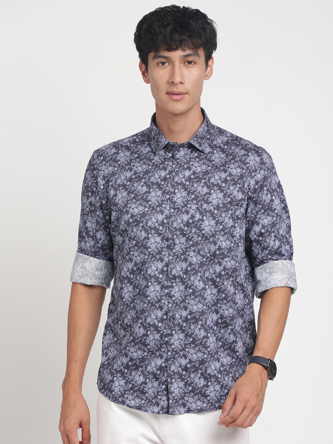 

Turtle Men Classic Slim Fit Floral Opaque Printed Shirt, Navy blue