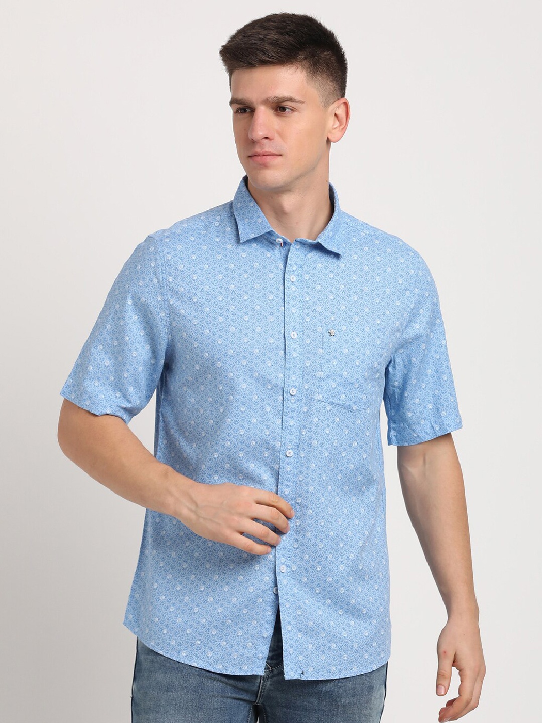 

Turtle Men Relaxed Slim Fit Floral Opaque Printed Casual Shirt, Blue